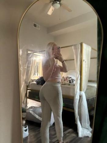 Ellie, 20  female escort, Wichita Falls